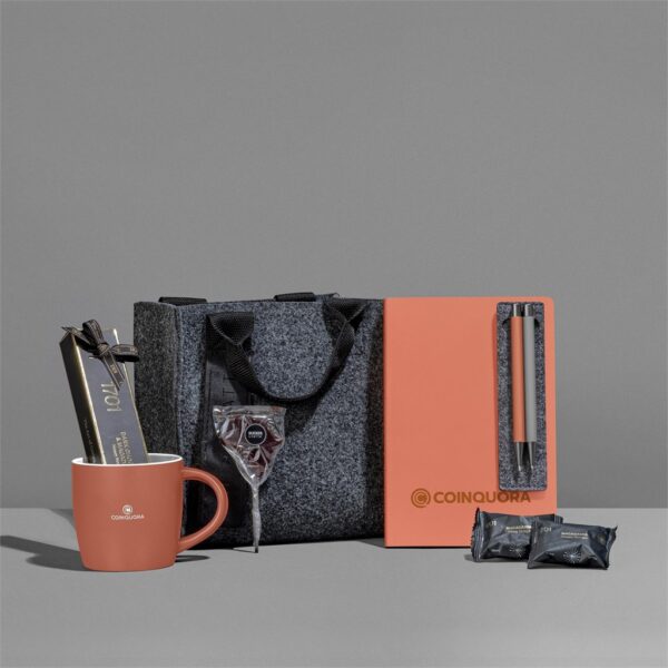 Yatta Vogue Vibes Hamper Hampers & Sweets 3